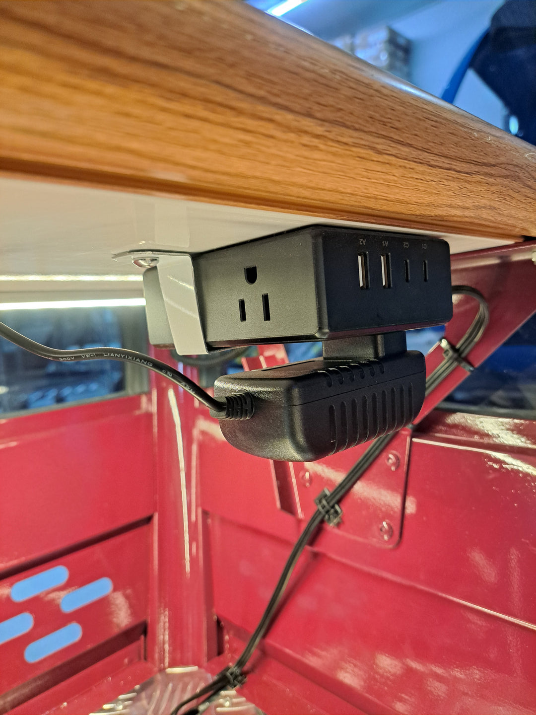 USB/Power outlet