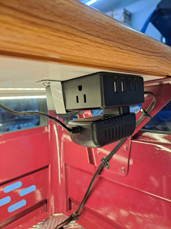 USB/Power outlet